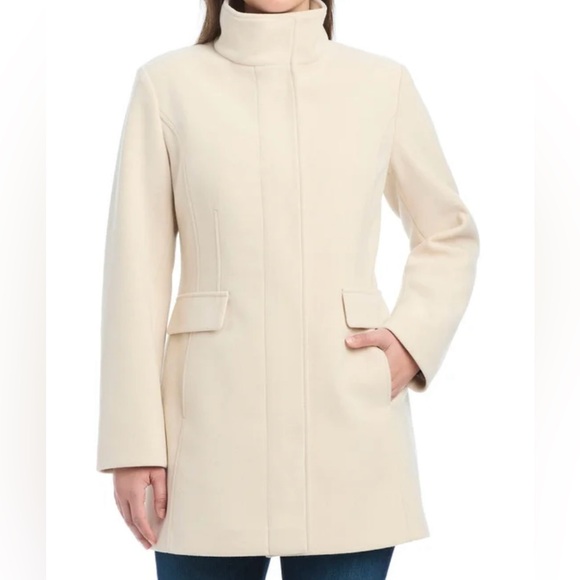 Vince Camuto Jackets & Blazers - NWT Vince Camuto Cream Coat